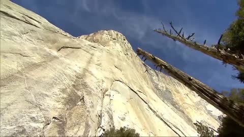 Free climbing Yosemite's El Capitan without ropes or safety gear | 1st solo climb to top