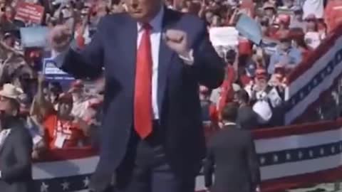 Donald Trump dance to STAY.