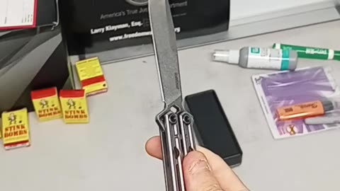 BUTTERFLY TRICKS WITH THE BEST BALISONG MONEY CAN BUY. JOIN NOW TO GET RICH