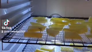 Dehydrated pineapples