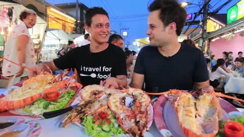 Thai Street Food in Hua Hin, Thailand: Giant Rainbow Lobster and Monster Seafood