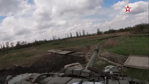 Ukraine War - The crews of Russian tanks and infantry fighting vehicles