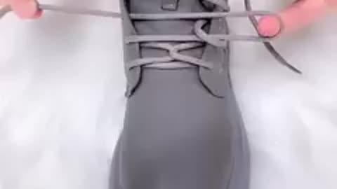 Trending Tie The_shoelace video