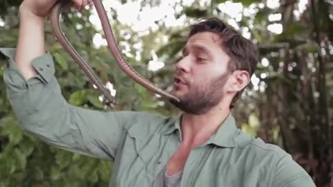 GIANT EARTHWORM DISCOVERED IN ECUADOR_Cut