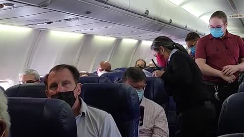People Forced to Leave Plane in Florida