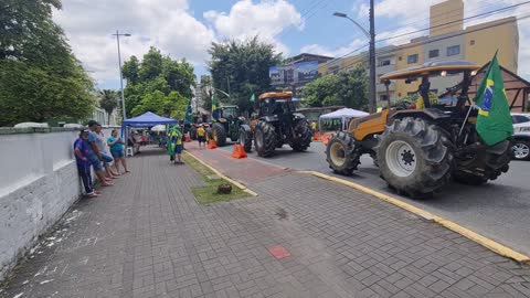 Farmers join the protest in Joinville on day 11 of protests around Brazil!