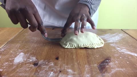 How to make steak pie with puff pastry top and bottom