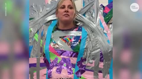 New Jersey students pay $1 to tape their teacher to a wall | Works24