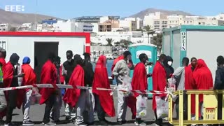 Un centenar de inmigrantes recogidos en pateras cerca de Canarias