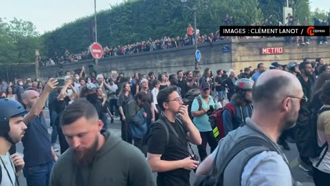 2023-07-02 - PARIGI La situazione inizia a degenerare a Place de la Concorde