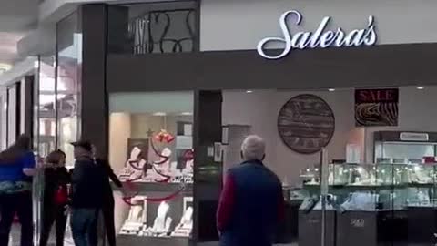 VIRAL Incredibly ridiculous stunt, daylight robbery