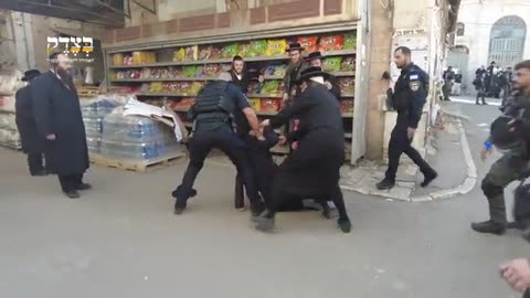Israeli Police takes down the Anti - Zionist Jews in Israel
