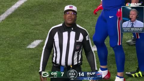 Quay Walker EJECTED for shoving Bills coach for no reason(1)
