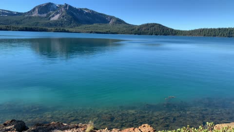 Central Oregon – Paulina Lake “Grand Loop” – Ombre Shades of Green & Blue – 4K