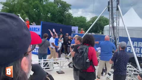 "I Am God!" -- Unhinged Man Spooks "March For Our Lives" Rally