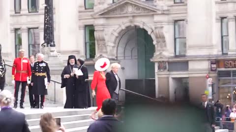 UK prime minister Boris Johnson booed relentlessly as he left St Paul's