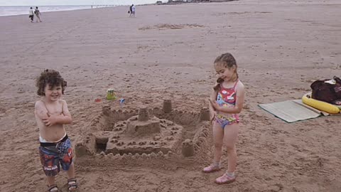 August 2015, I took Ayrton & Gabrielle to Mablethorpe beach