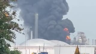 Officials have updated and now confirming that this explosion took place at Shell refinery