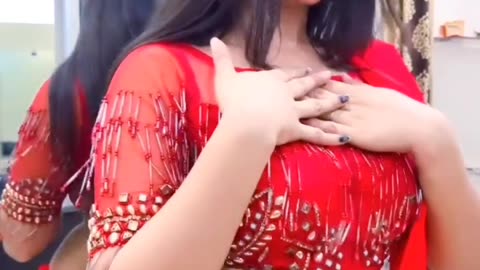 Hot desi girl dance in red saree