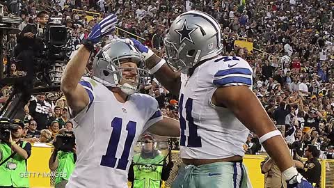 Ezekiel Elliott Throws Food At Dak Prescott During Press Conference