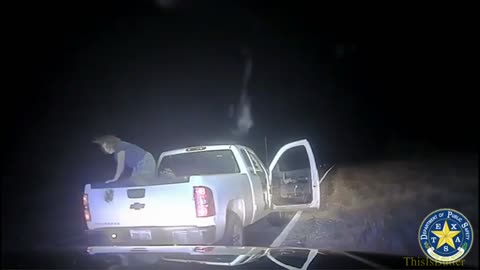 Dash cam shows illegal immigrants bail out when conducting a traffic stop