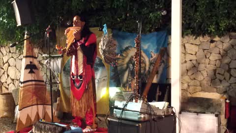 INDIANS PLAY VERY BEAUTIFUL MUSIC ON THE FLUTE