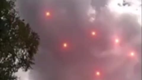 COMPILATION OF UFO VIDEOS SHOWING THE TRUTH:FLEETS CHARIOTS OF GOD ANGELS🕎Isaiah 25;1-12 “THE VAIL”