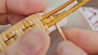 How rattan binding is done on mugs.