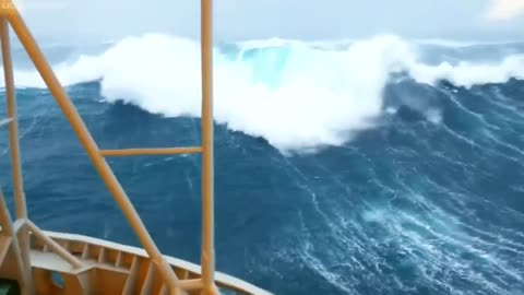 "20 Rogue Waves You Wouldn’t Believe If Not Filmed"