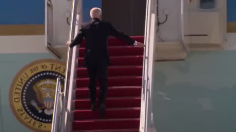 President Biden falls one after another on the steps of Air Force One