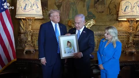 "🔹️ Netanyahu Presents Trump with Photo: 'His Grandfather Wanted You to Have This'"