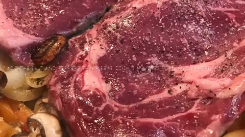 KETO STYLE RIB EYE RECIPE WITH RED PEPPERS