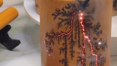Awesome wood burning technique 🌲🔥 rate 1-10!