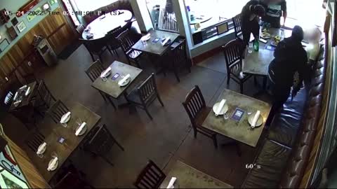 Los Angeles: 2 Men Robbed at Gunpoint In While Eating In A Restaurant