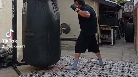 500 Pound Punching Bag Workout Part 35. Trying Out My New Benlee Rocky Marciano Sand Bag Gloves!