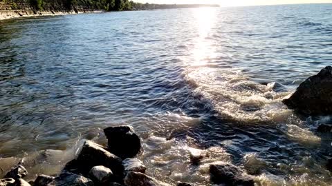 Watch Happy Waves on the Rocks