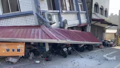 Así ha quedado un edificio en Taiwán tras el terremoto de magnitud 7.5.