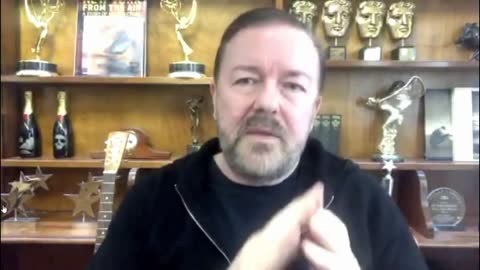 Ricky Gervais Live Chat with Fans about Golden Globe Awards