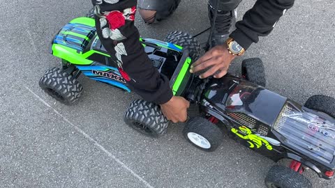 called Towing for help ( Traxxas Maxx)