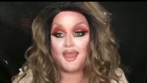 Transperson Calls Out Parents Bringing their Child to a Drag Show— Respect for this person!