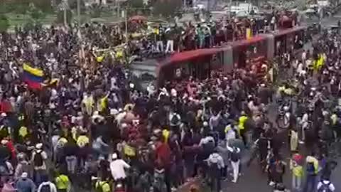 Se apoderan de Transmilenio en Bogotá