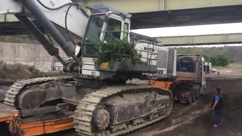 Loading And Transporting The Huge Liebherr 984C Excavator 120 Tones - Fasoulas Heavy Transports