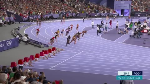 Sha'Carri Richardson runs a SCORCHING anchor leg to clinch 4x100m gold for USA | Paris Olympics