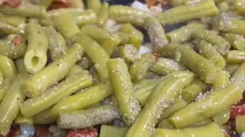 Fried meat with green beans