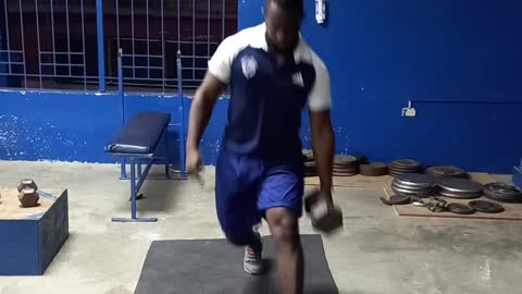 Dumbbell lunge