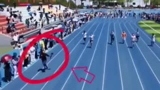 Cameraman Runs Faster Than The Athletes!