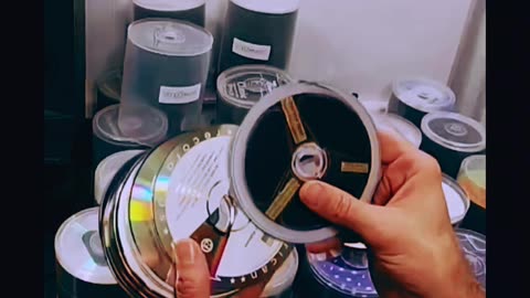 HOLY GRAIL of STORAGE?! 125TB Disc REPLACES Entire DATACENTERS! (Nanotech SHOCKER!)