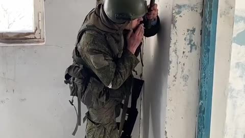 Russian Soldier Uses Periscope To Avoid Sniper