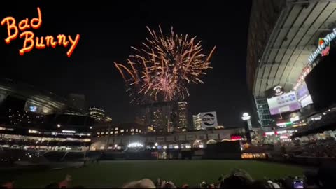 ASİ SONARÁ BAD BUNNY EN EL ESTADIOMINIITE MAID DF I OS HOUSTON ASTROS