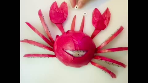 How to make a simple dragon fruit crab / easy fruit decoration #art #craft #fruit #crab
